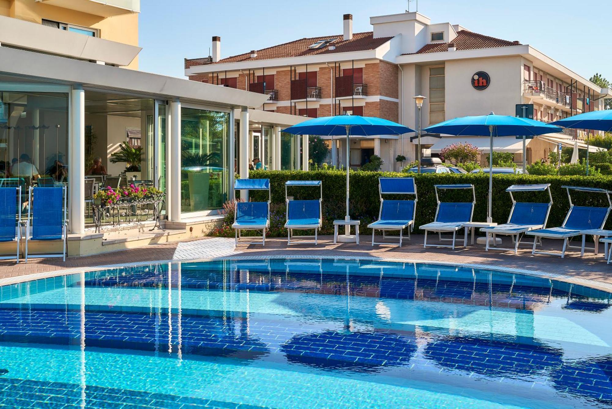 Junior Family Hotel Cavallino-Treporti Exterior photo